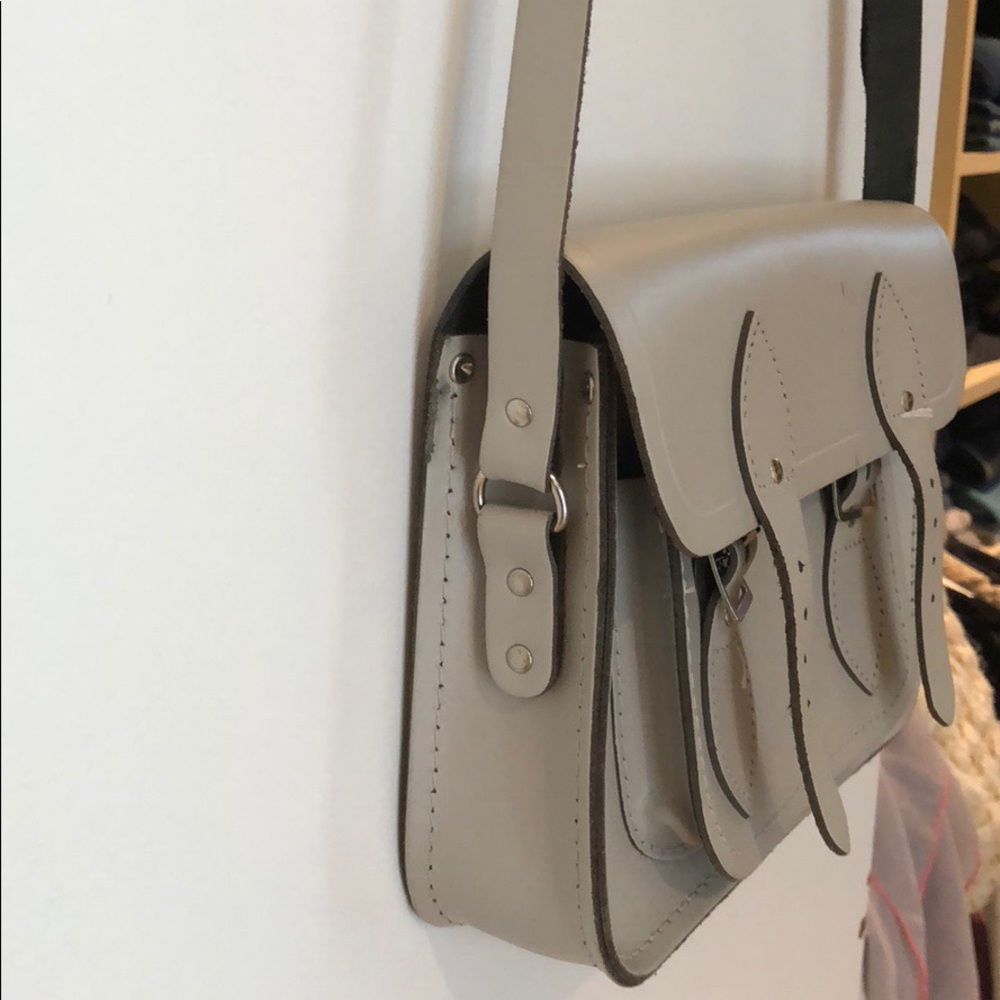 Cambridge Classic 11" Satchel